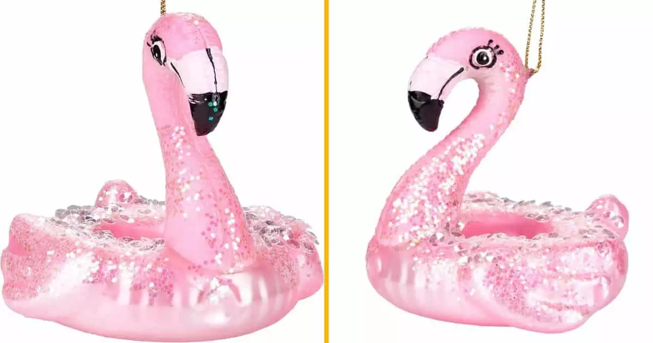 une-boule-de-noel-flamant-rose