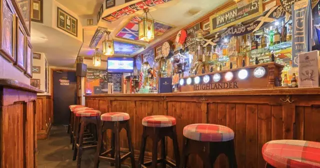 bar-regarde-rugby-paris-highlander