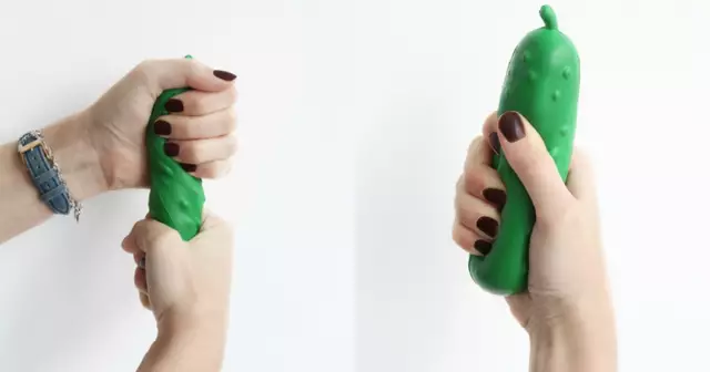 boule-anti-stress-cornichon