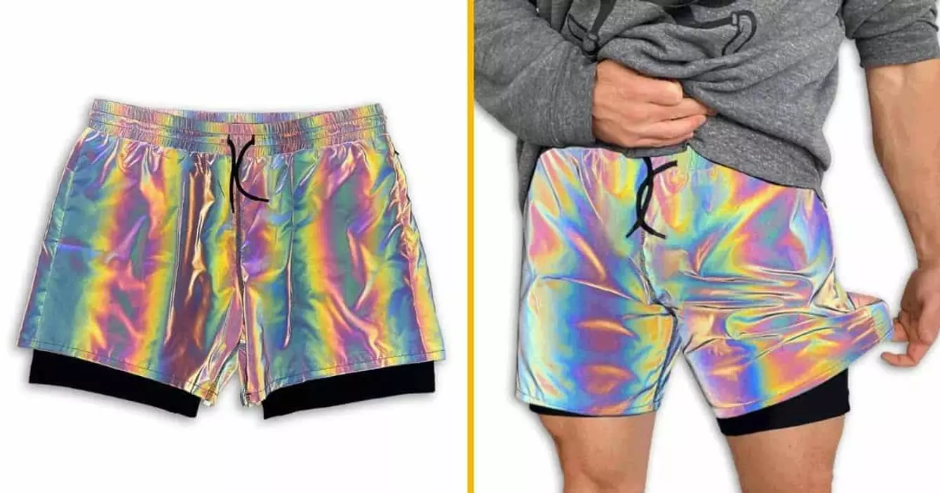 un-shorty-holographique-et-arc-en-ciel-quoi-de-plus-beau-pour-faire-du-roller