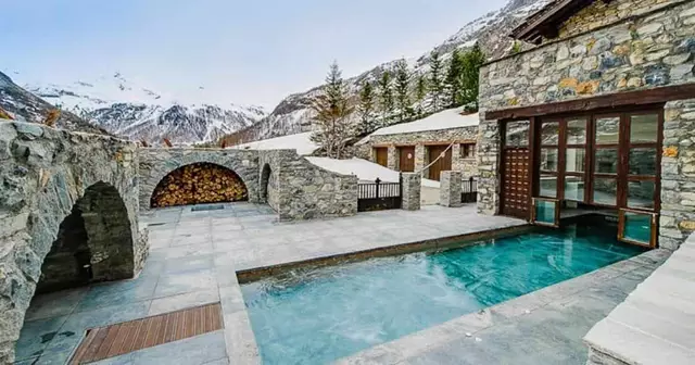 domaine-montagne-piscine-interieure-exterieure