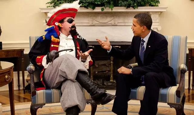 PirateKeenan_Obama_OvalOffice