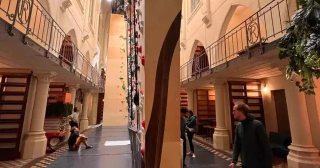 salle-escalade-ancienne-chapelle-paris