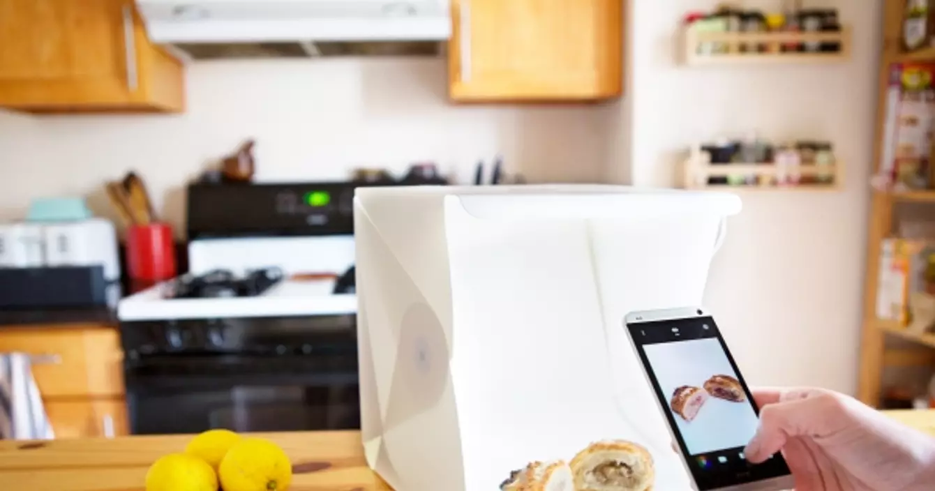 foldio-portable-studio-76f8_600.0000001399132425