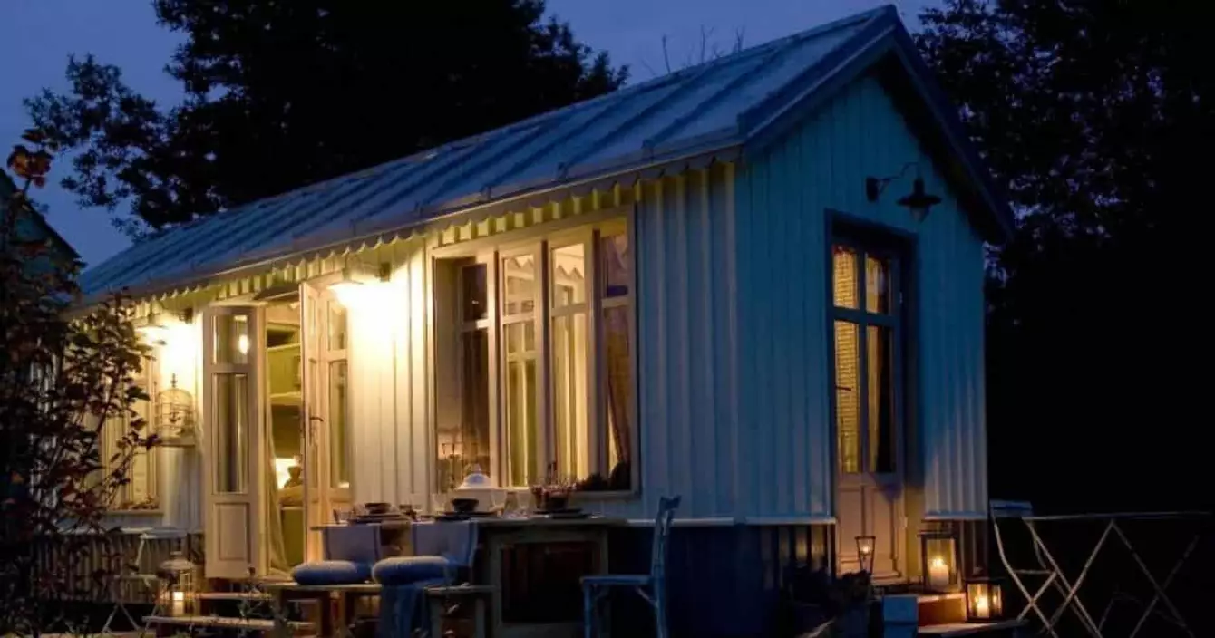 cabane-bord-riviere-normandie