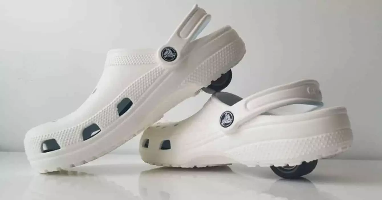 crocs-roulettes-drifter-sandale