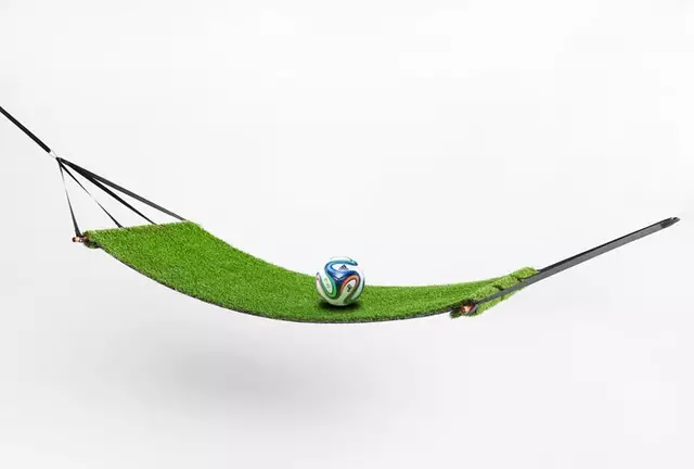 Field-Hammock---Toer-(3)---ball