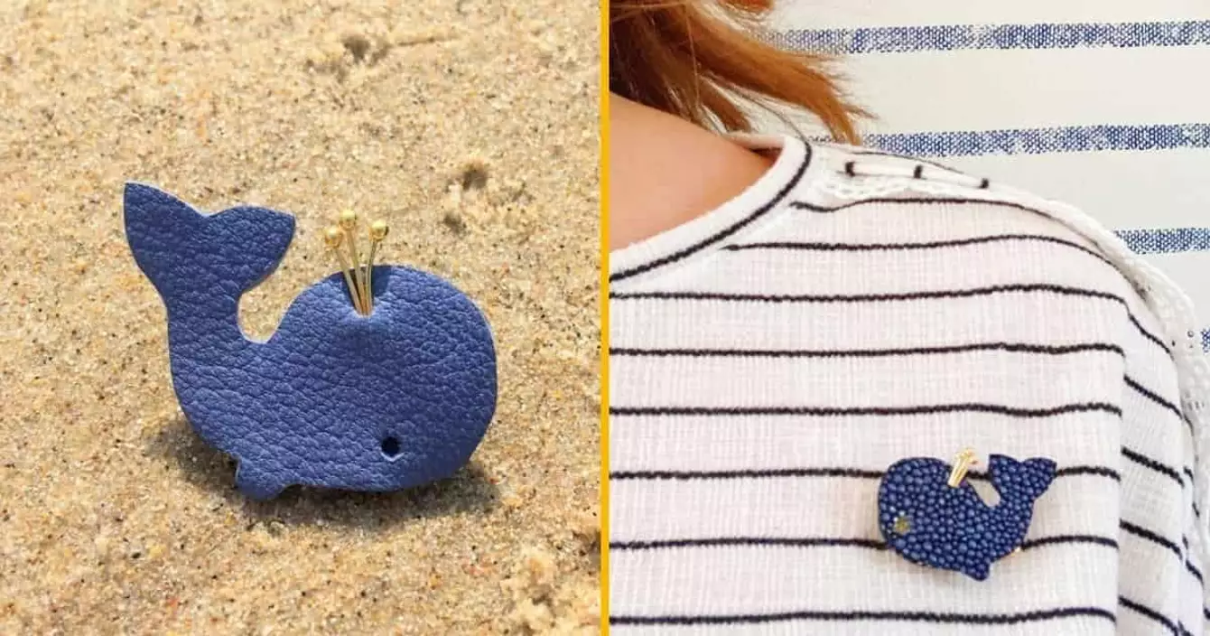 broche-petite-baleine-cuir