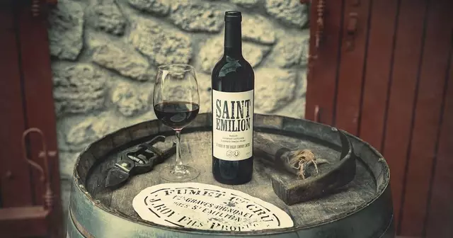 bouteilles-vin-officielles-peaky-blinders-shelby-compagny-saint-emilion