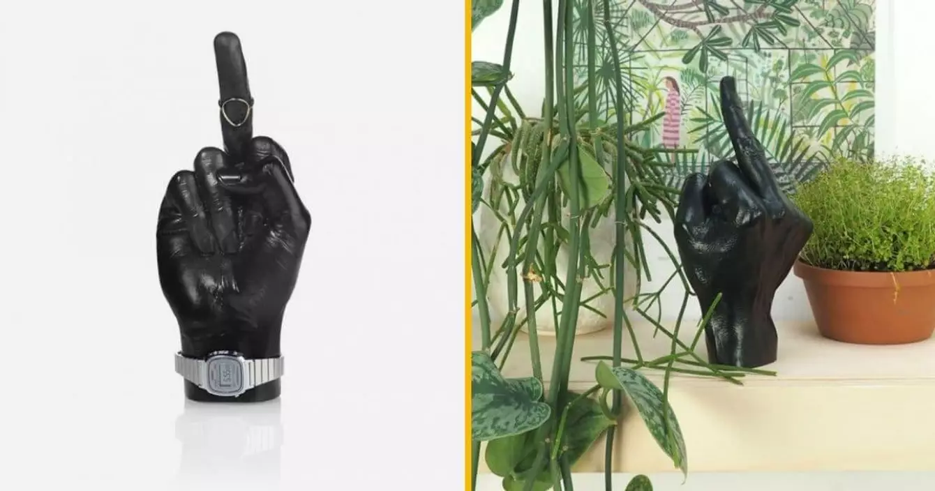 porte-bijoux-doigt-honneur