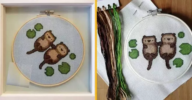 affiche-loutres-font-calin-crochet