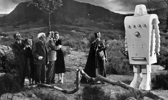 devil-girl-from-mars-3-1-g