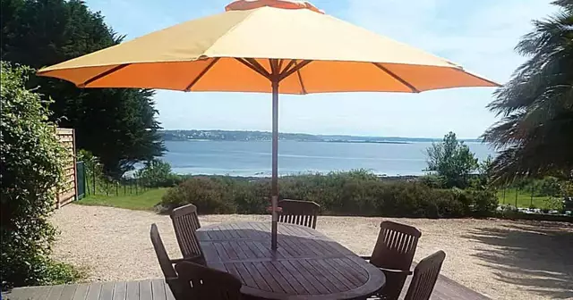 maison-vue-mer-imprenable-bord-plage-trebeurden