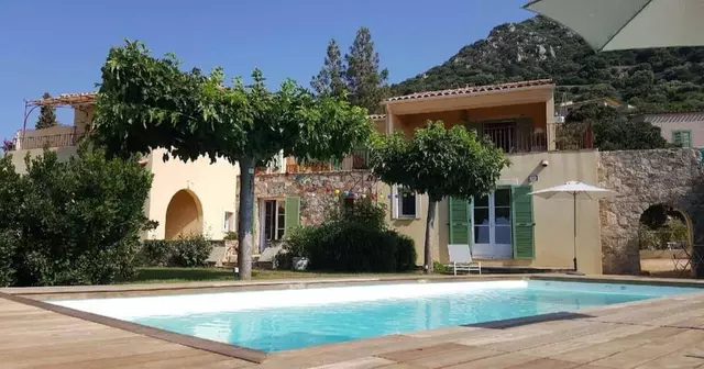 rez-jardin-vue-panoramique-mer-ile-rousse