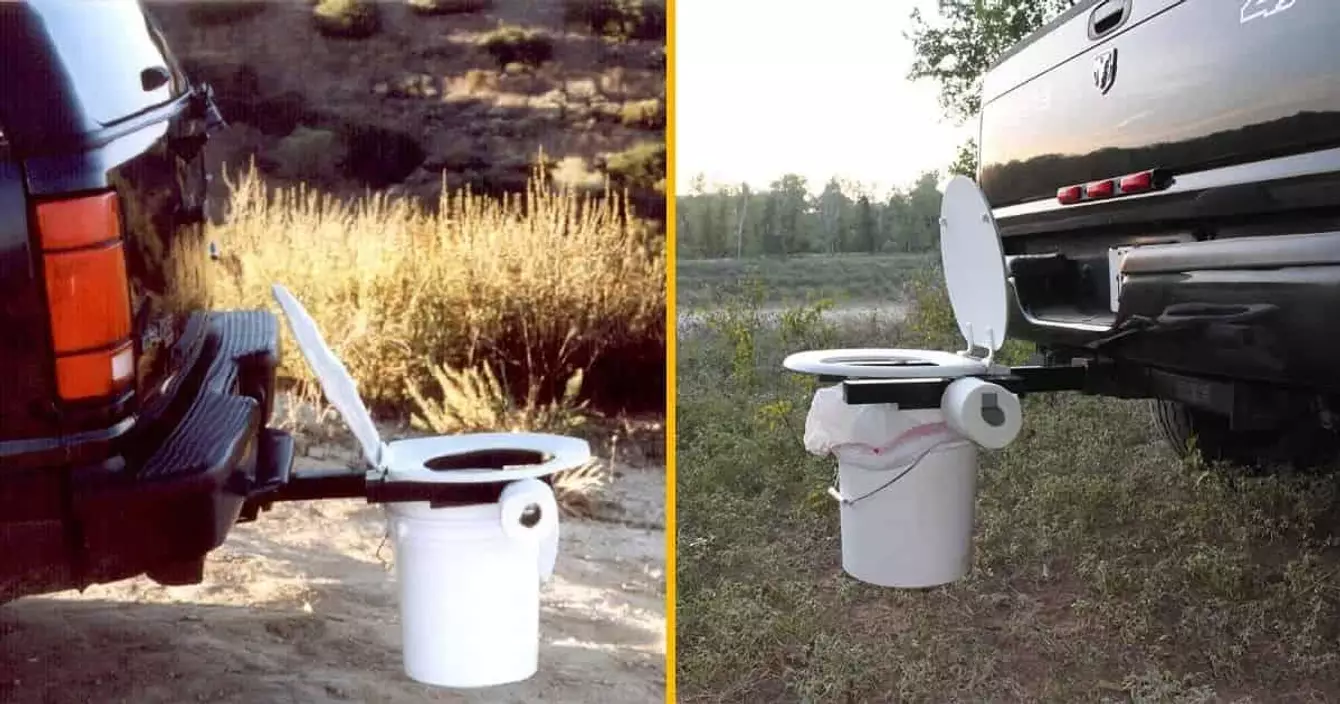 toilettes-portables-accrocher-voiture