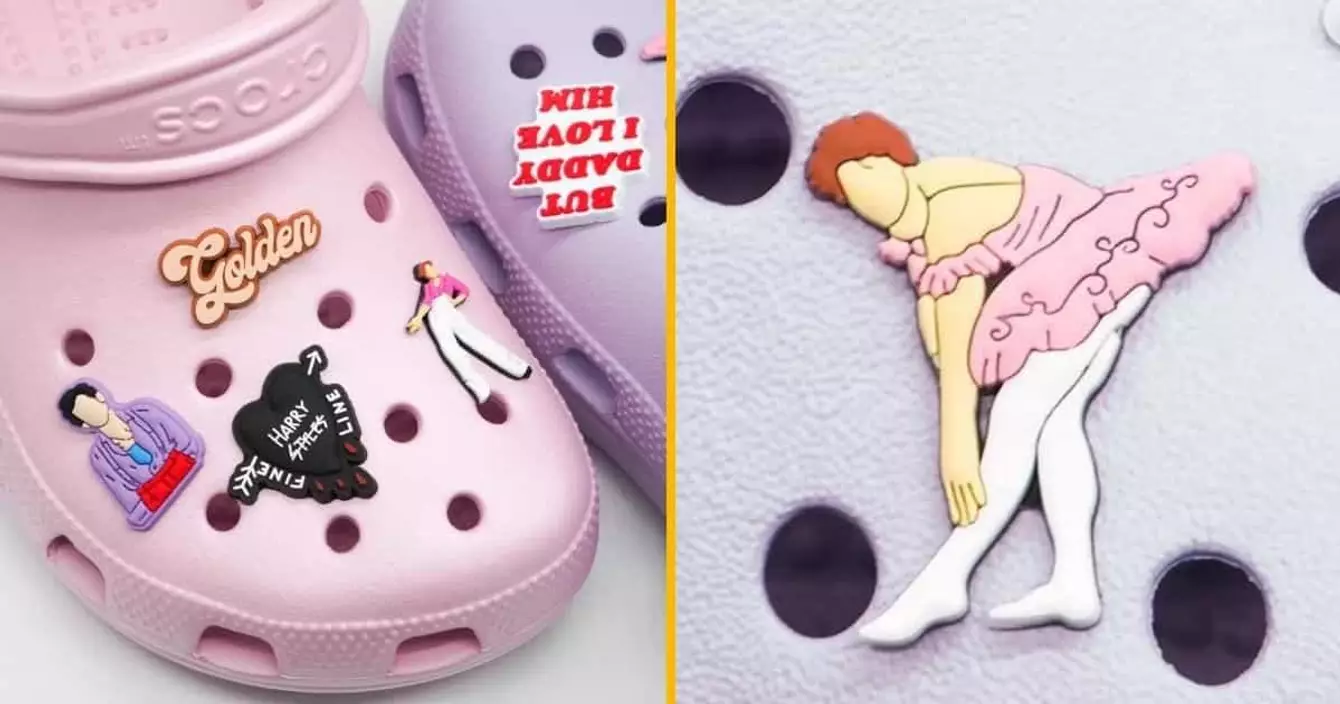 charms-crocs-harry-styles
