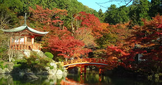 800px-daigo-ji_in_autumn_kyoto