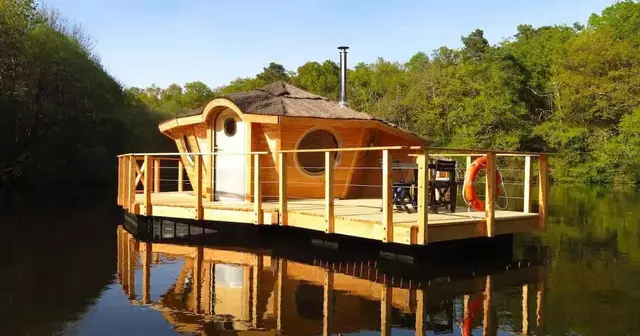 airbnb-bretagne-cabane-flottante