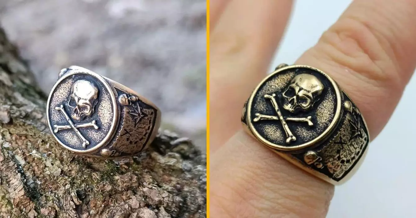 chevaliere-tete-de-mort