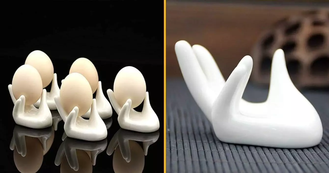 coquetier-main-porcelaine