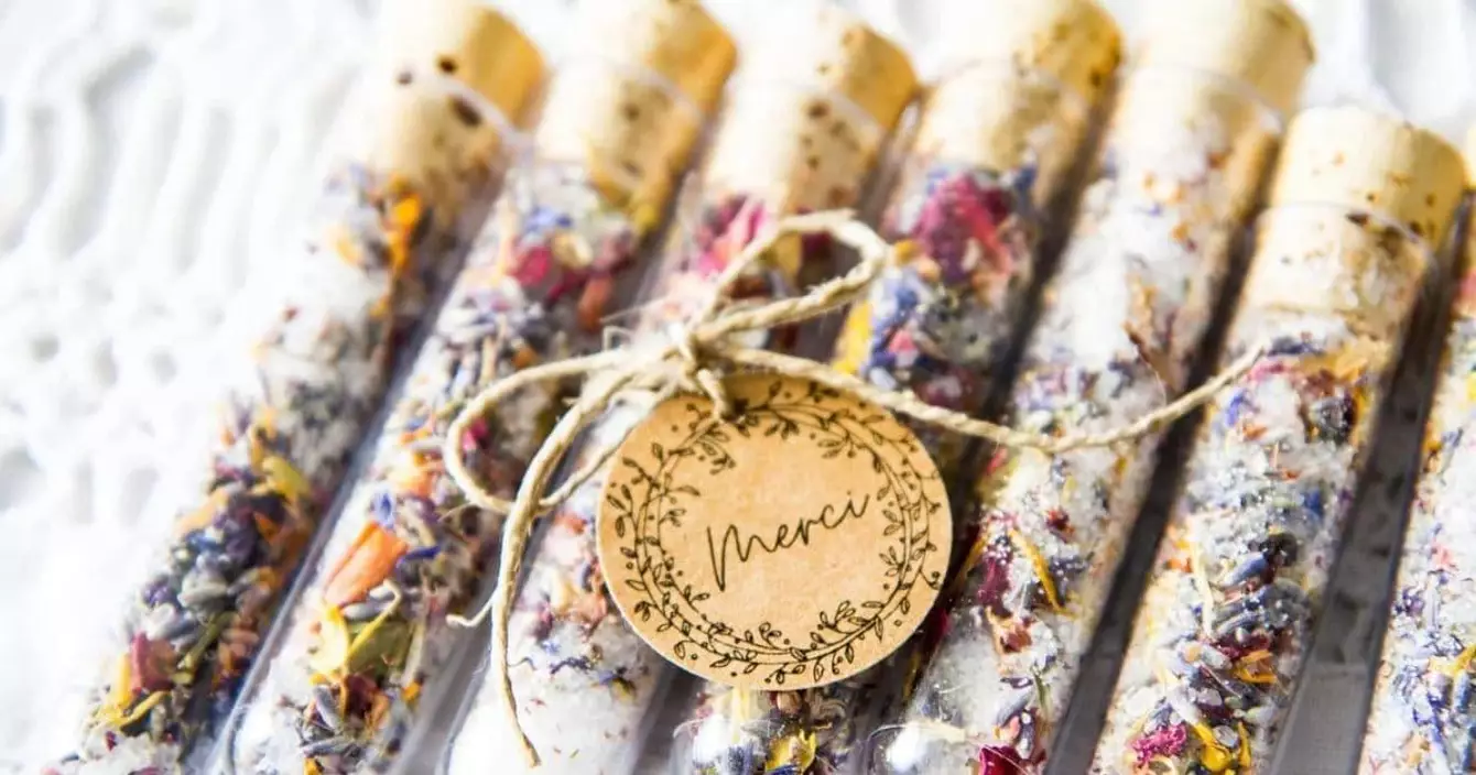 eprouvettes-fleurs-sechees