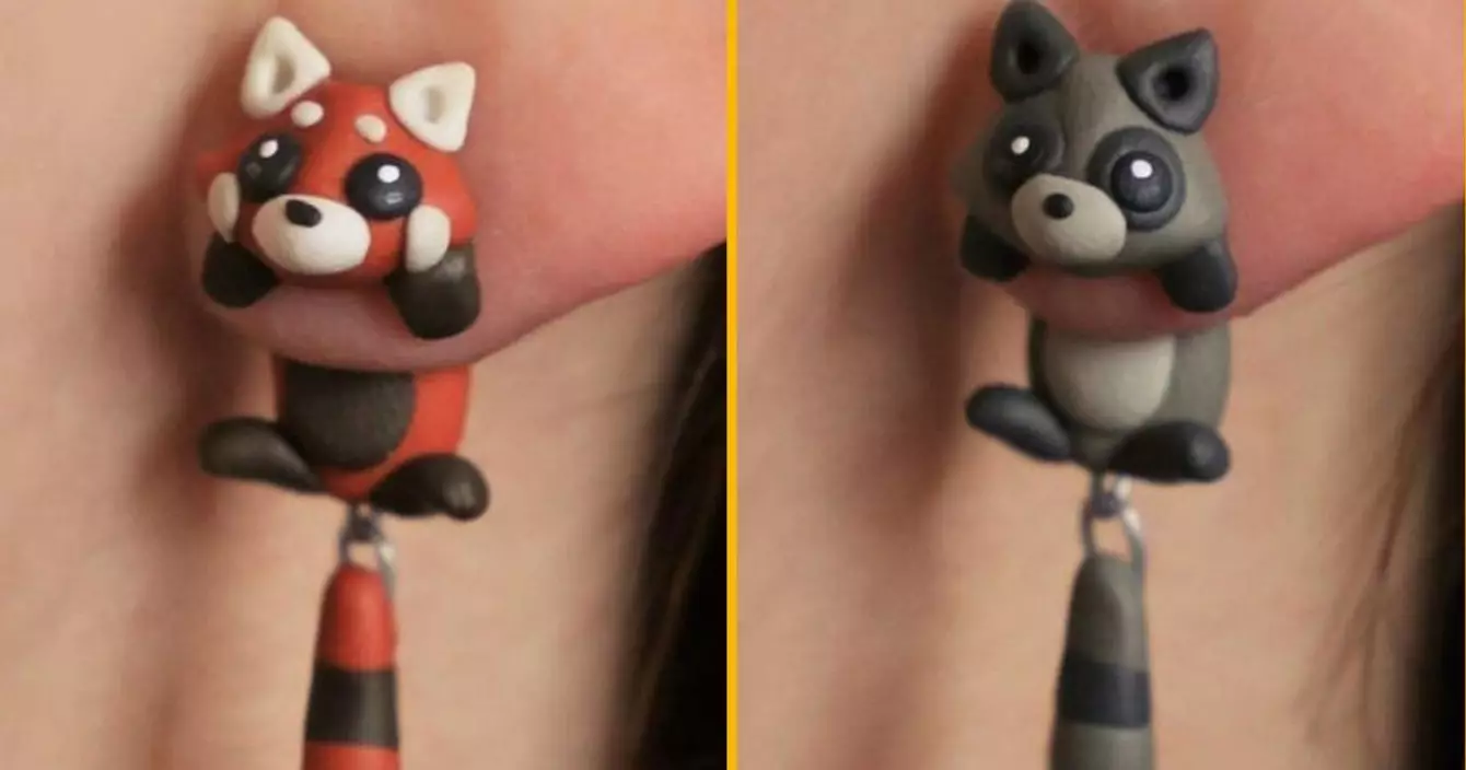 une-paire-de-boucles-doreilles-panda-roux