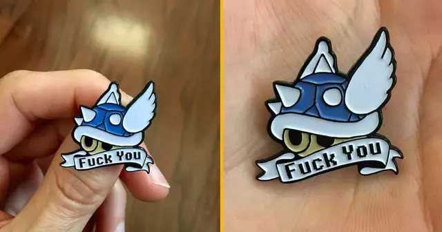 pins-carapace-bleue-fuck-you-mario