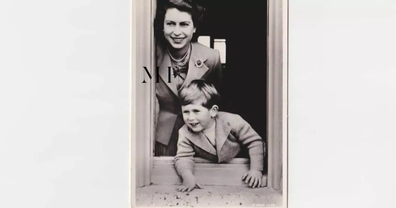 carte-postale-reine-dangleterre-prince-charles
