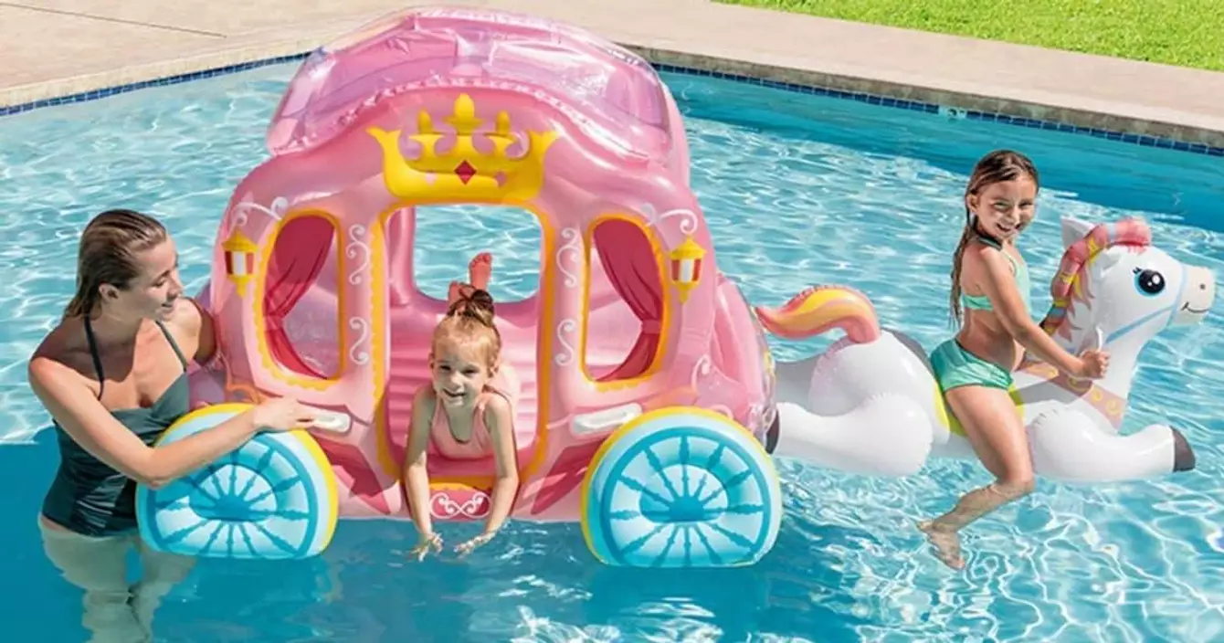 carrosse-princesse-gonflable-geant