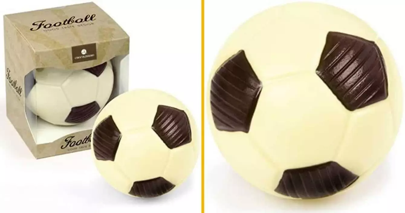 un-ballon-de-foot-en-chocolat