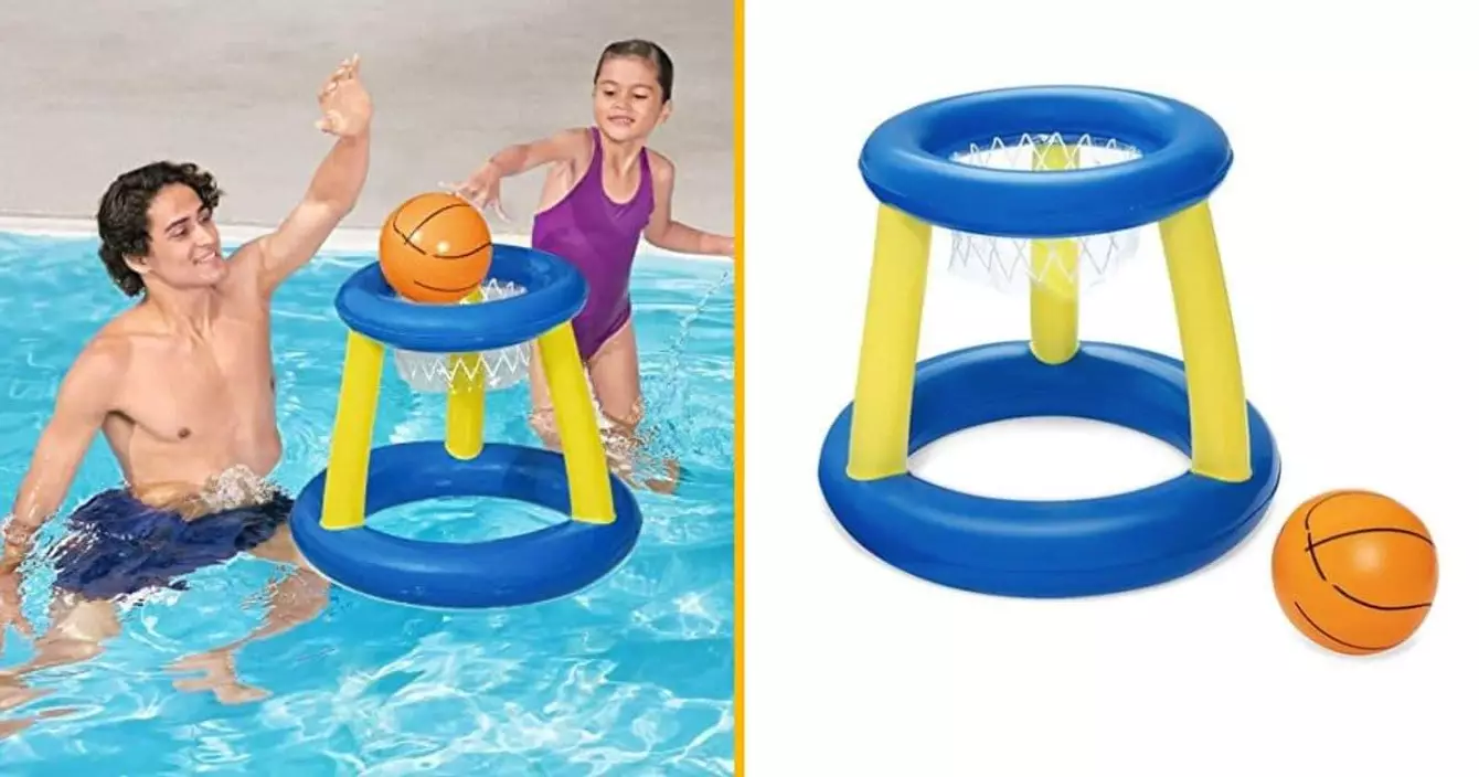 bouee-jouer-cartes-piscine