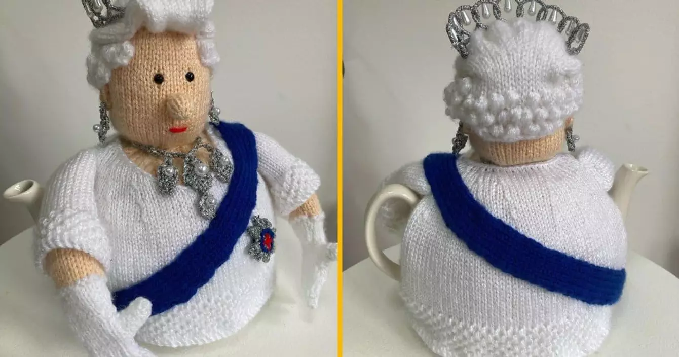 modele-reine-tricot-recouvrir-theiere