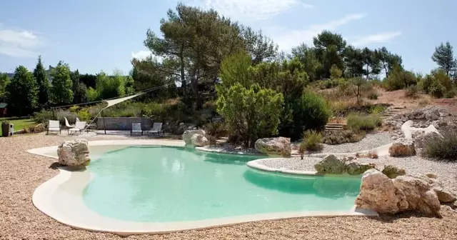 maisonnette-piscine-paradisiaque-provence