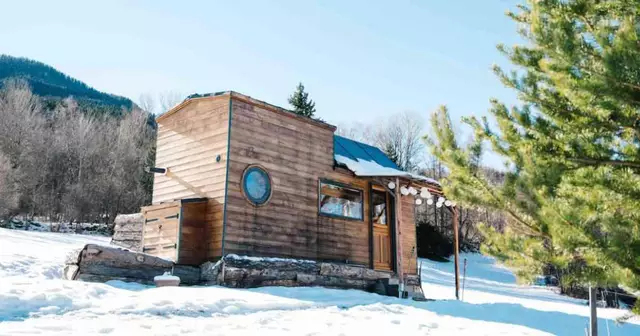 tiny-house-perdue-montagne-
