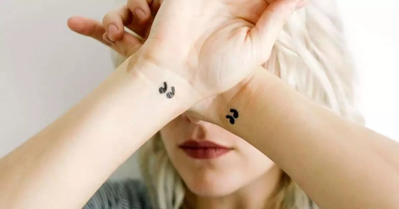 tatouage-temporaire-guillemets