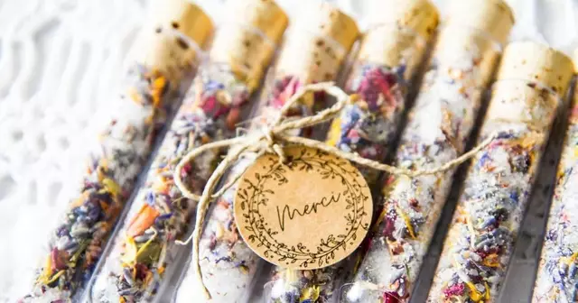 eprouvettes-fleurs-sechees