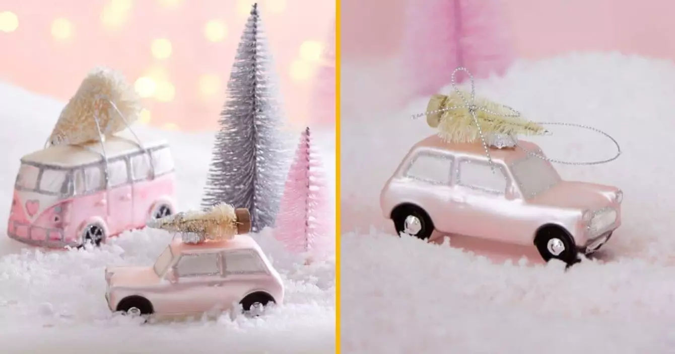 boule-noel-voiture-rose