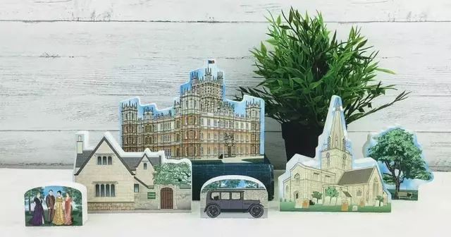 construction-bois-downton-abbey